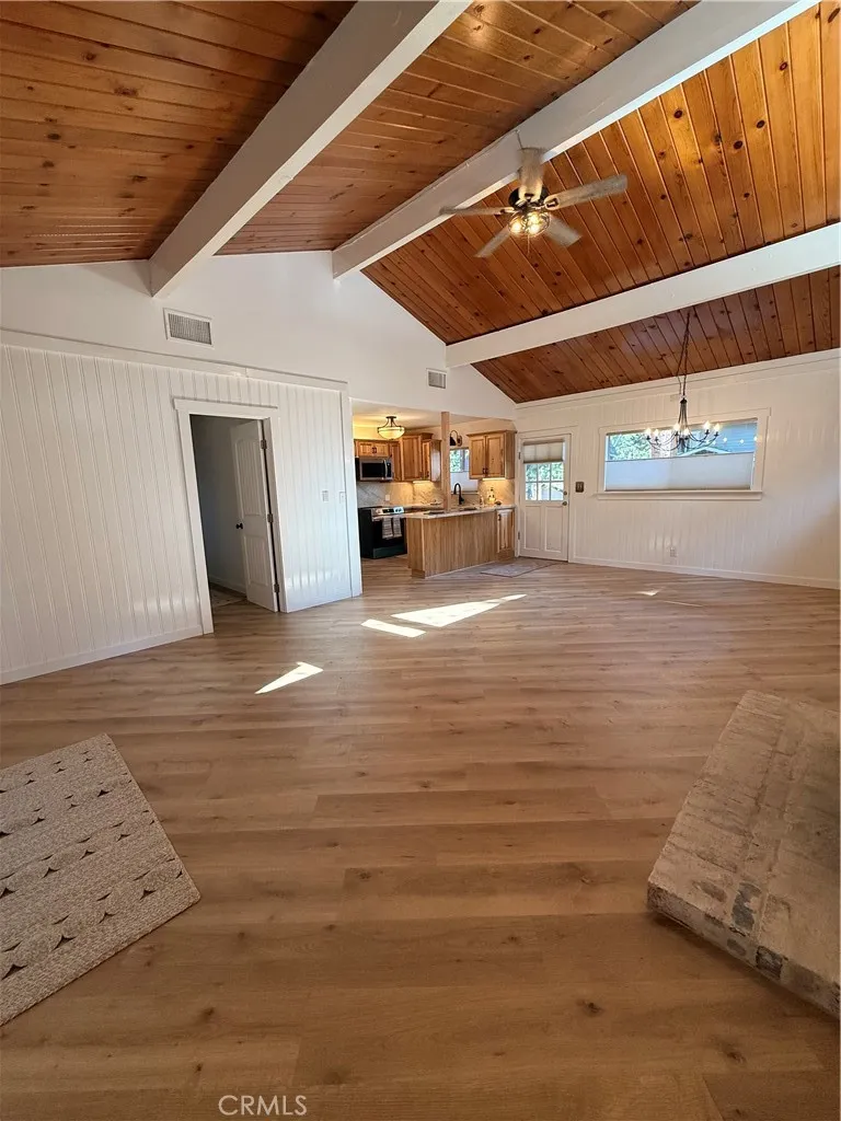31024 Wild Oak Running Springs, CA 92382