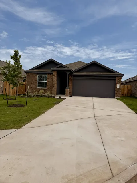 106 Camargue Dr