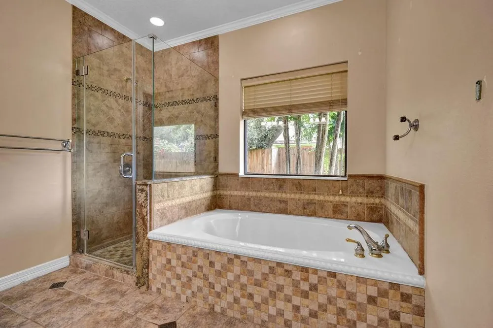 116 Dewberry Drive Lake Jackson, TX 77566
