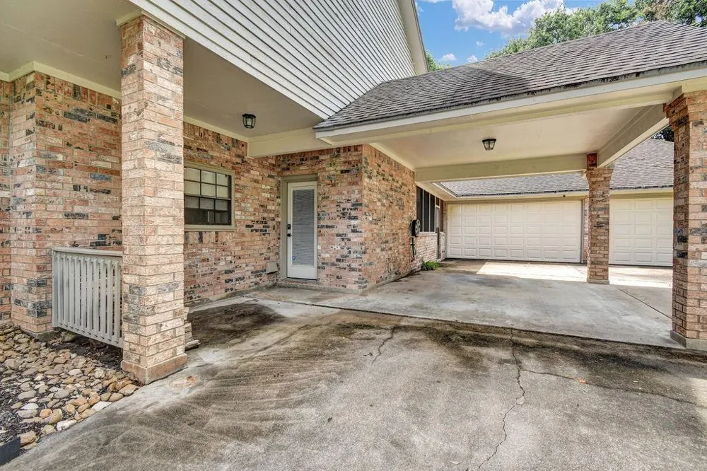 116 Dewberry Drive Lake Jackson, TX 77566