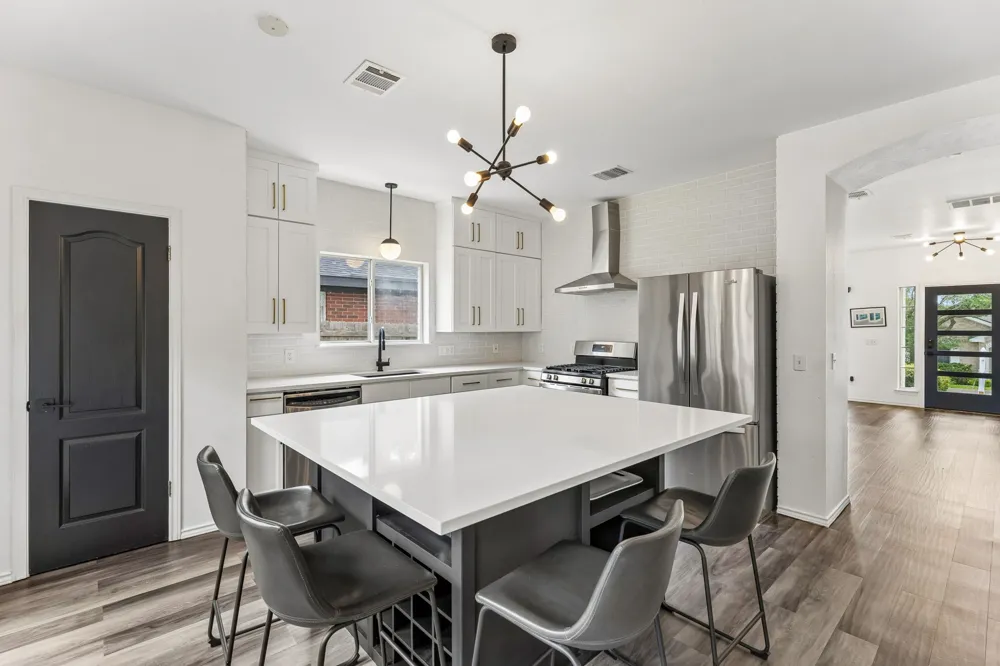 6804 Gabion Drive Austin, TX 78749
