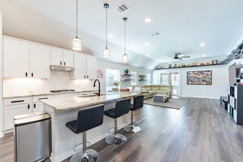 402 Pulitzer Drive
