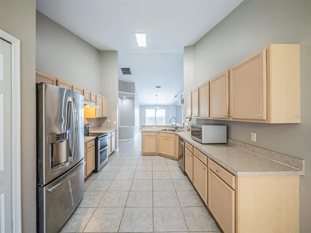 2843 STRAND CIRCLE Oviedo, FL 32765