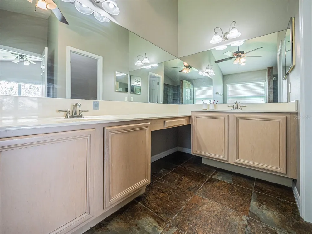 2843 STRAND CIRCLE Oviedo, FL 32765