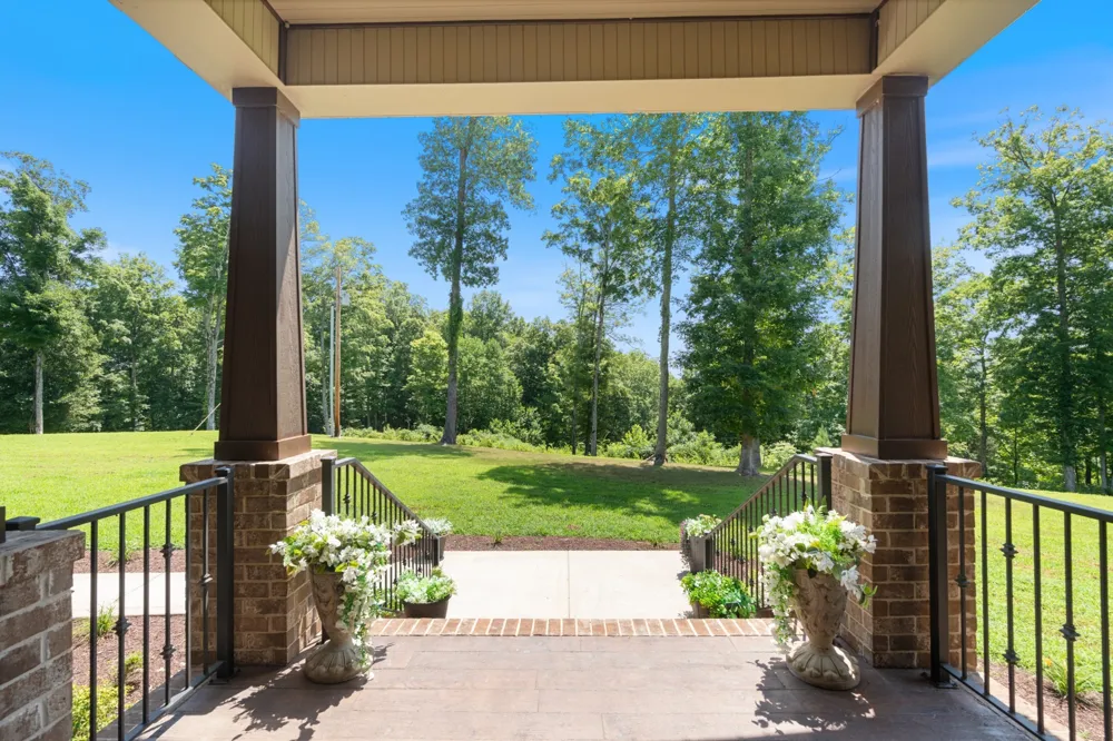 1370 Leatherwood Rd White Bluff, TN 37187