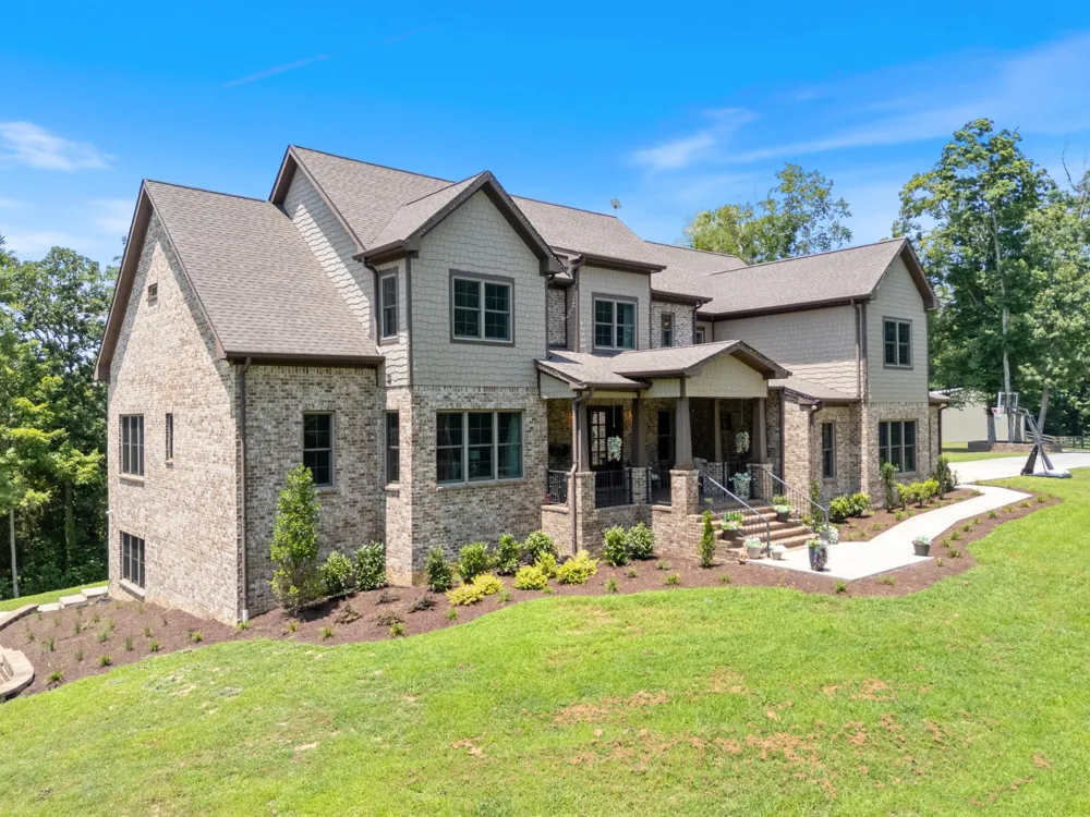 1370 Leatherwood Rd White Bluff, TN 37187