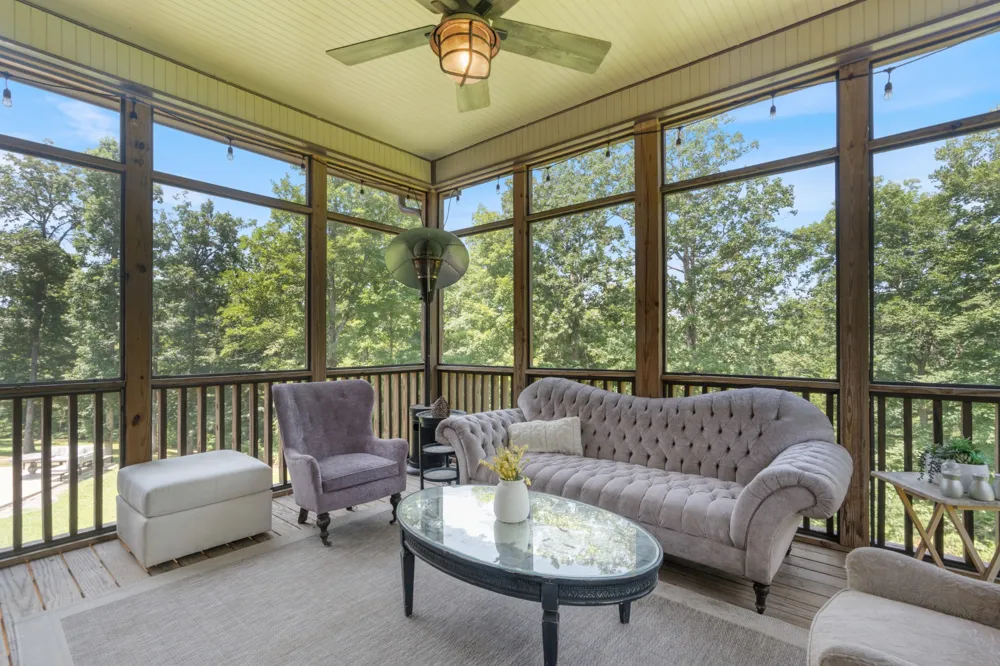 1370 Leatherwood Rd White Bluff, TN 37187
