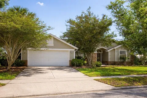 2943 EAGLE LAKE DRIVE