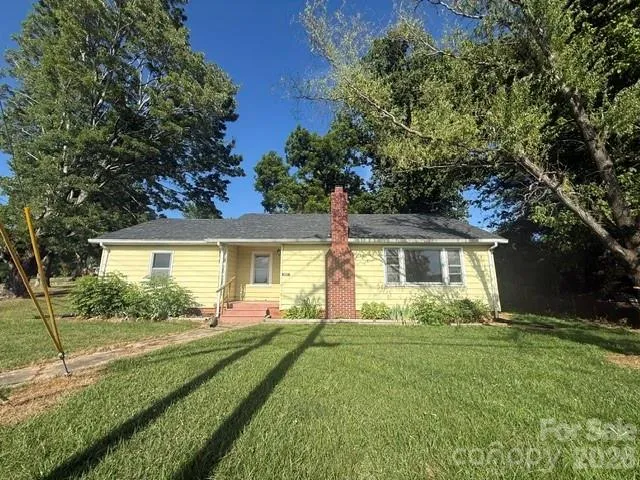 307 Yancey Street Marion, NC 28752