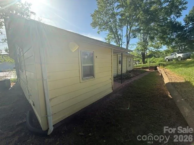 307 Yancey Street Marion, NC 28752