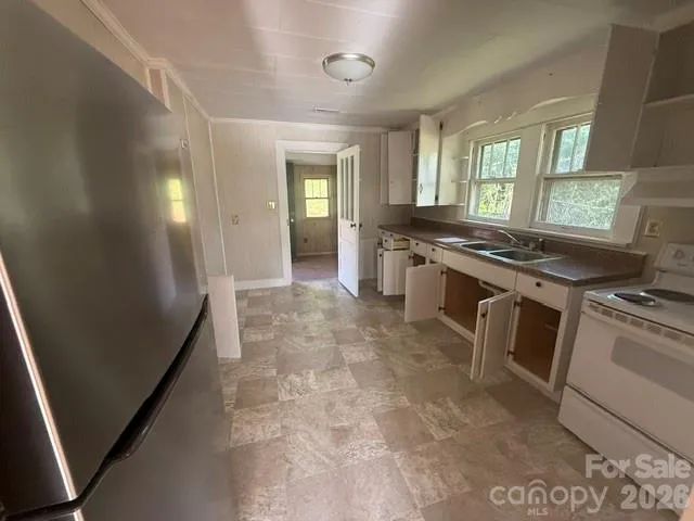 307 Yancey Street Marion, NC 28752