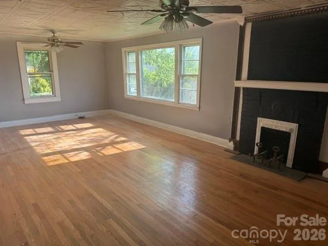 307 Yancey Street Marion, NC 28752