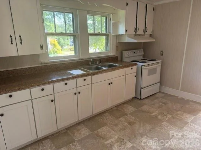 307 Yancey Street Marion, NC 28752