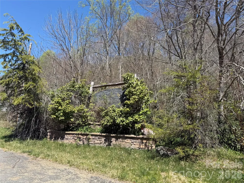 24 Elk Mountain Loop Newland, NC 28657