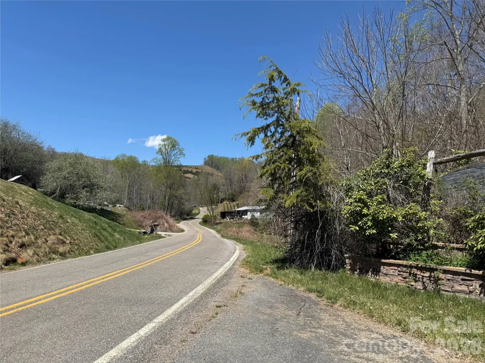 24 Elk Mountain Loop Newland, NC 28657