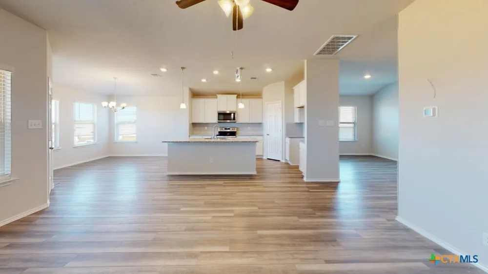 1905 Overland Trail Nolanville, TX 76559