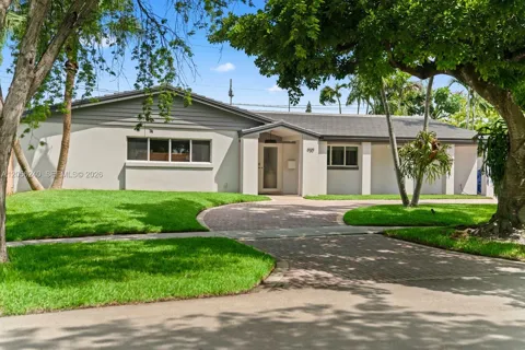 930 NE 182nd Ter