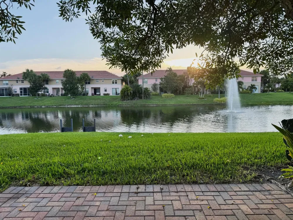 911 Seminole Palms Drive 