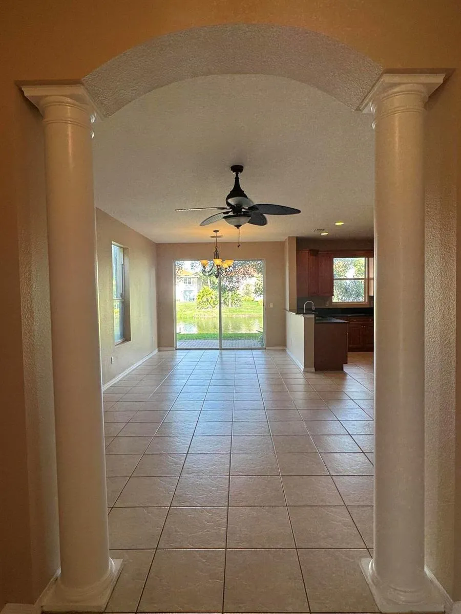 911 Seminole Palms Drive 