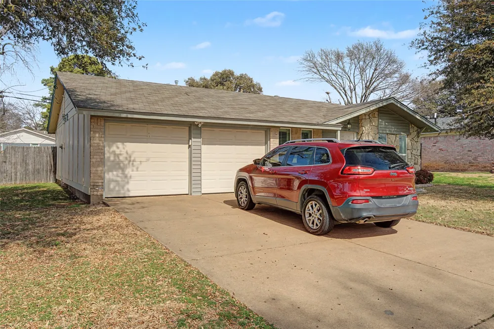 2009 Charleston Drive Bedford, TX 76022