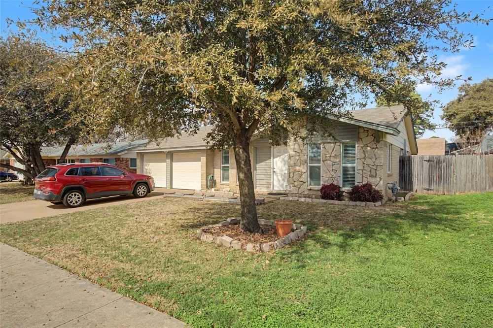 2009 Charleston Drive Bedford, TX 76022