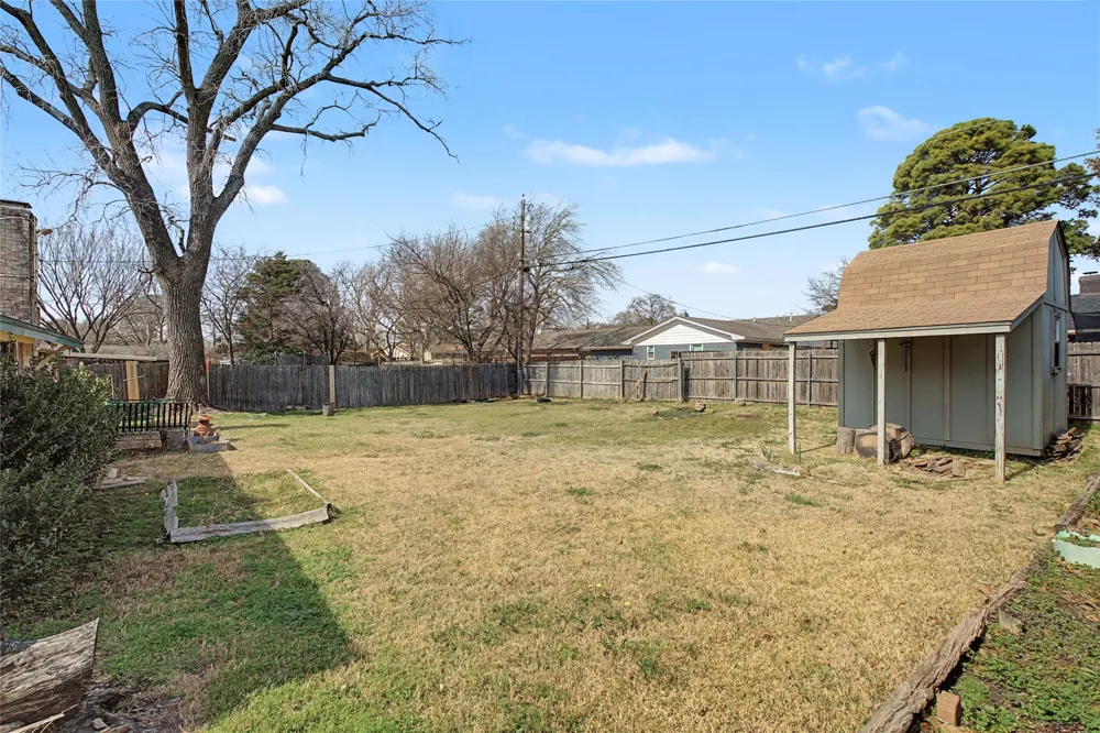 2009 Charleston Drive Bedford, TX 76022