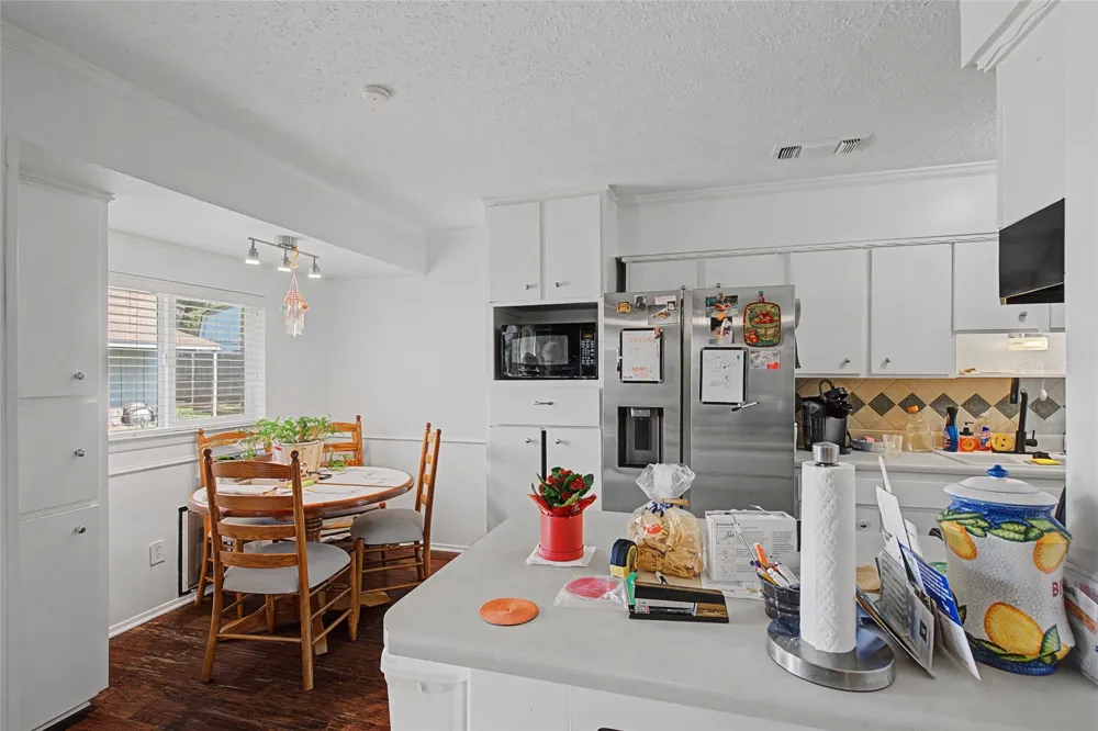 2009 Charleston Drive Bedford, TX 76022