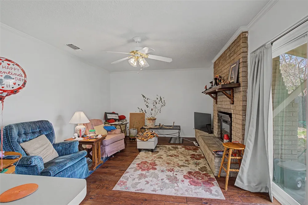 2009 Charleston Drive Bedford, TX 76022