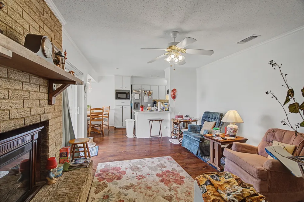 2009 Charleston Drive Bedford, TX 76022