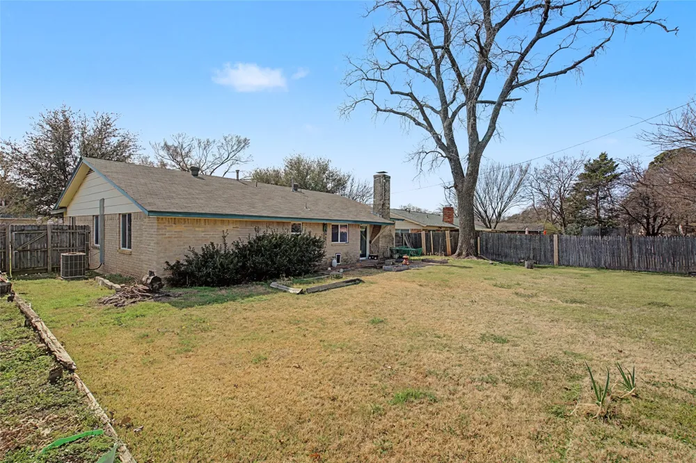 2009 Charleston Drive Bedford, TX 76022