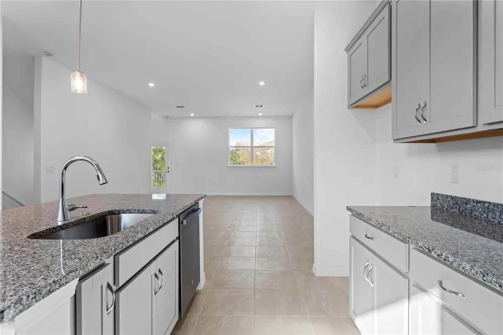 9612 MONTAGUE STREET Westchase, FL 33626