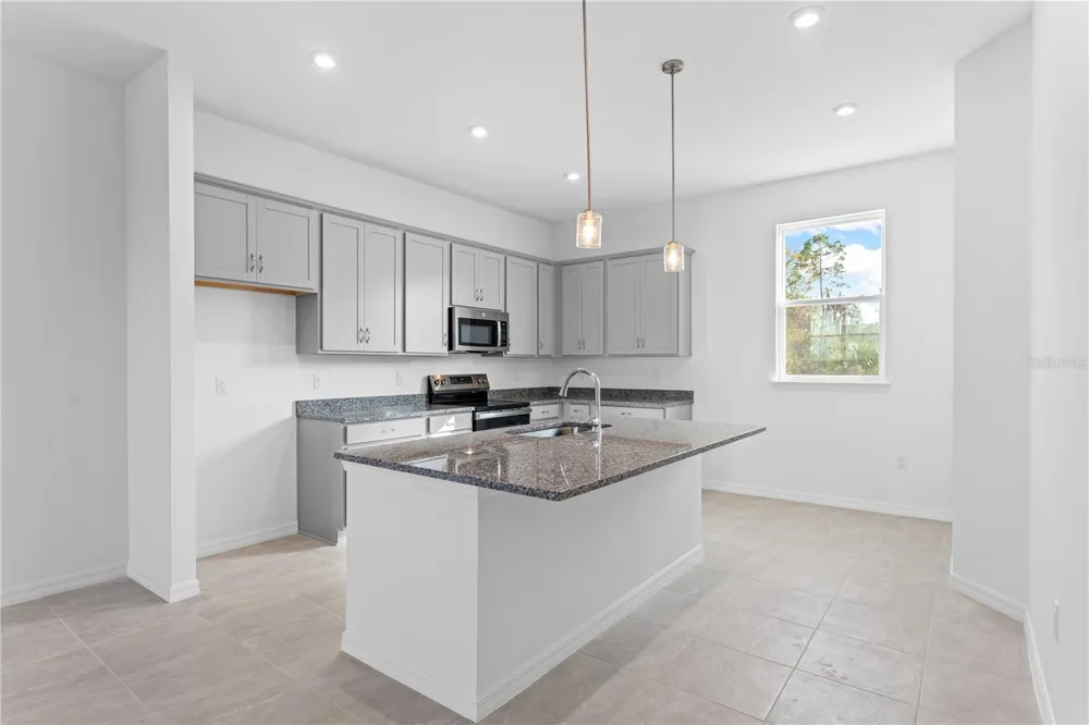 9612 MONTAGUE STREET Westchase, FL 33626