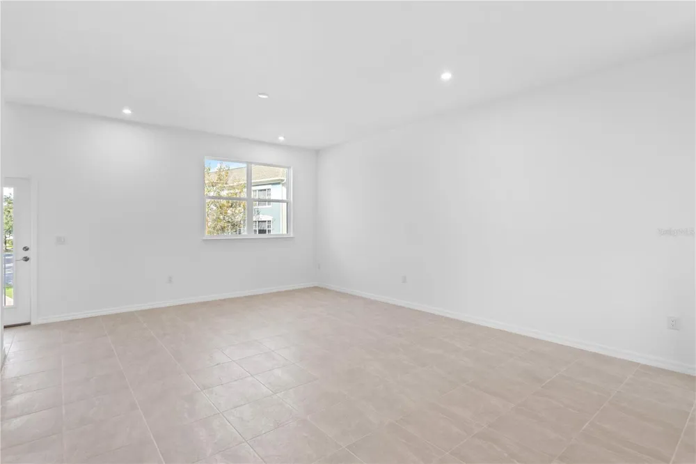 9612 MONTAGUE STREET Westchase, FL 33626