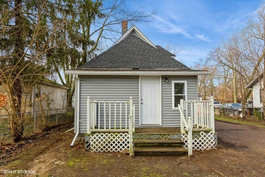 979 Lavette Avenue Benton Harbor City, MI 49022