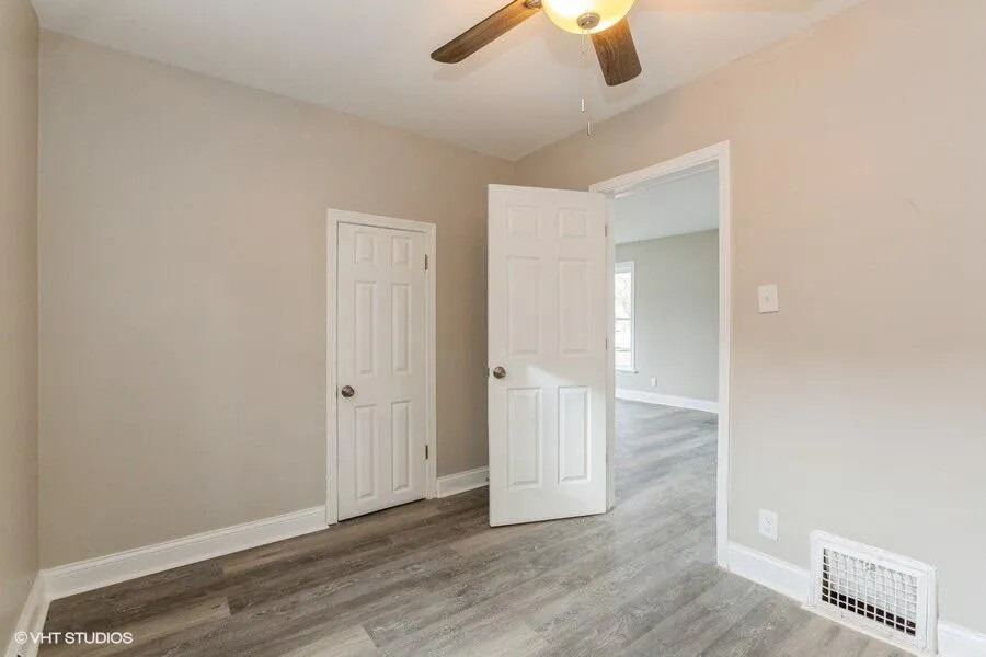 979 Lavette Avenue Benton Harbor City, MI 49022
