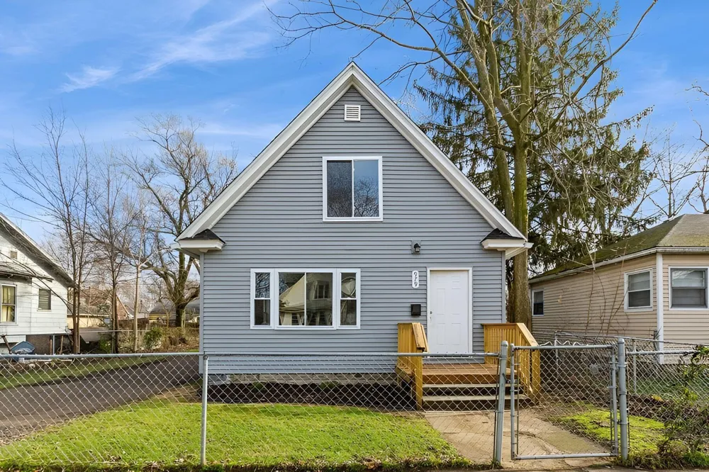 979 Lavette Avenue Benton Harbor City, MI 49022