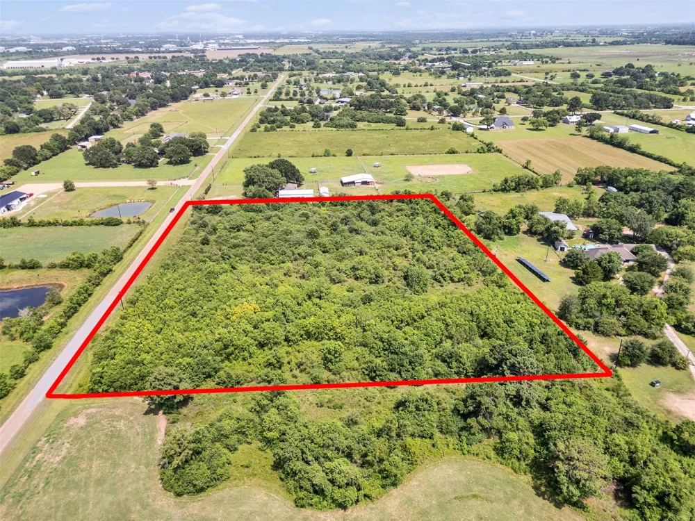 13 Pine Ridge Waller, TX 77484