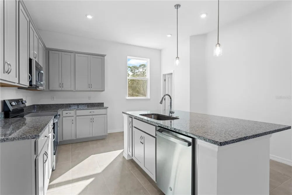 9607 MONTAGUE STREET Westchase, FL 33626