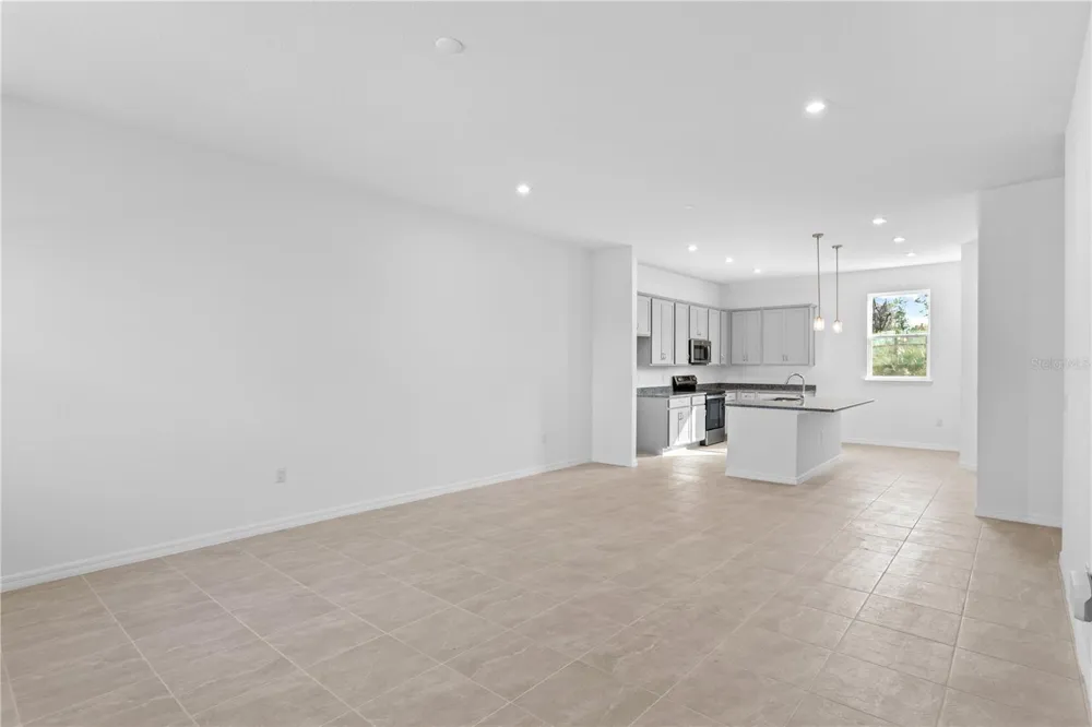 9607 MONTAGUE STREET Westchase, FL 33626