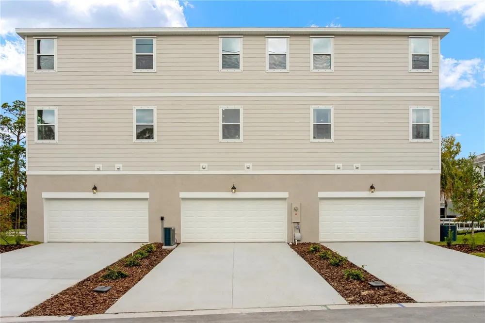 9607 MONTAGUE STREET Westchase, FL 33626