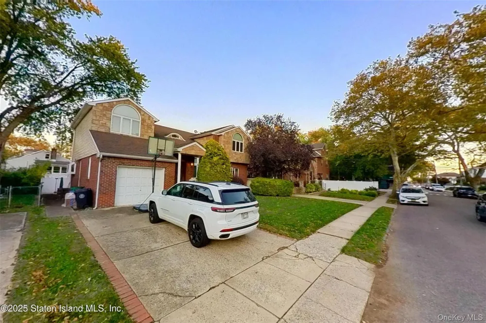 257 Locust Avenue Staten Island, NY 10306