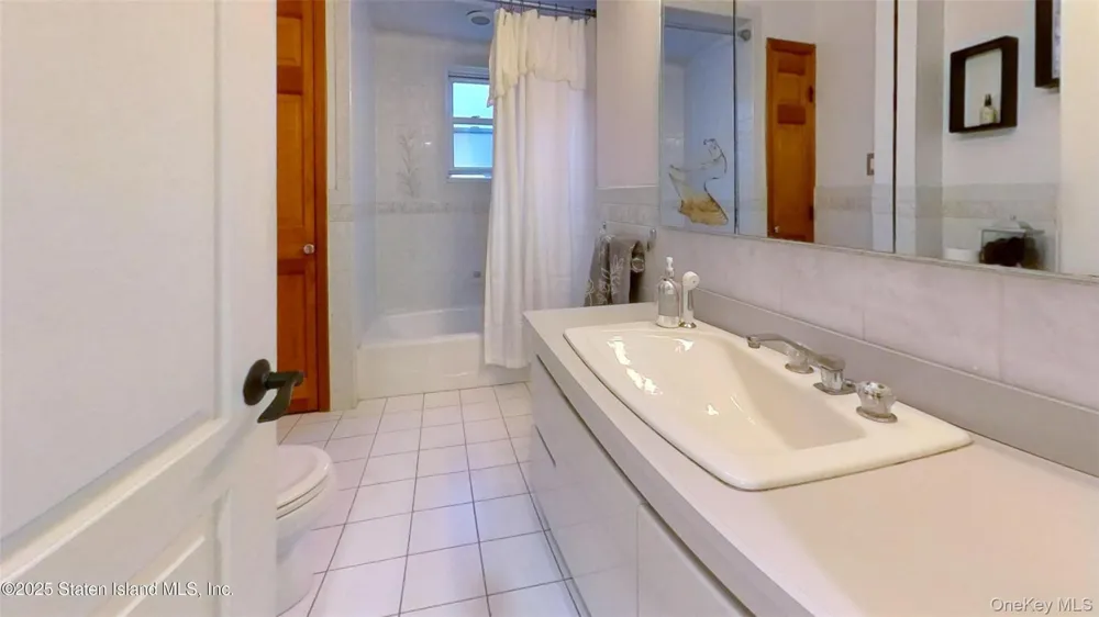 257 Locust Avenue Staten Island, NY 10306