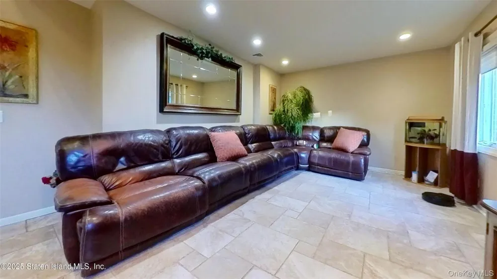 257 Locust Avenue Staten Island, NY 10306
