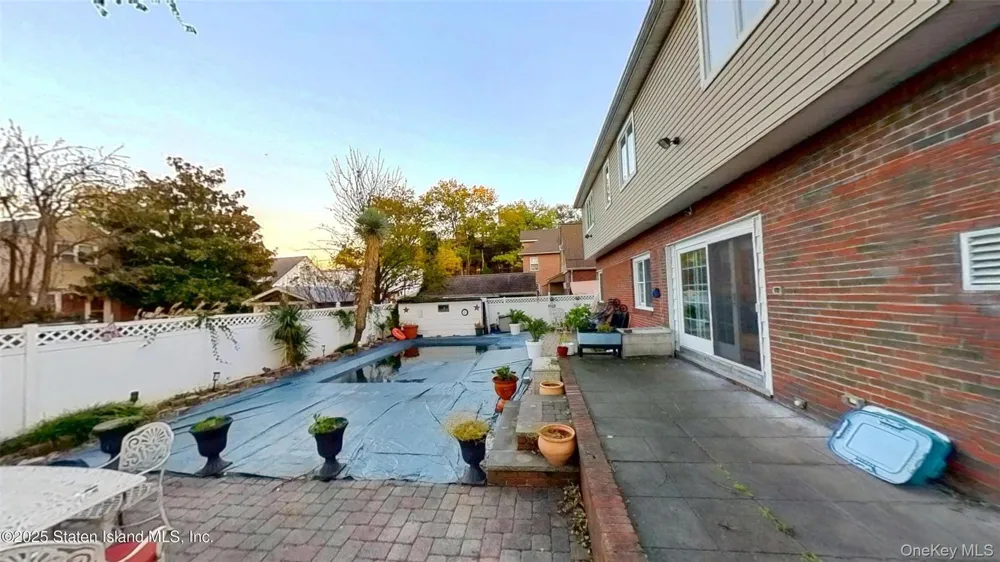 257 Locust Avenue Staten Island, NY 10306