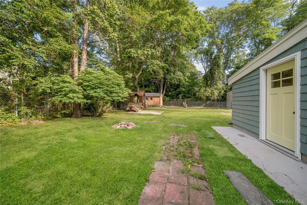 46 Barclay Road Mastic Beach, NY 11951