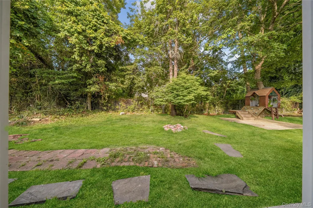 46 Barclay Road Mastic Beach, NY 11951