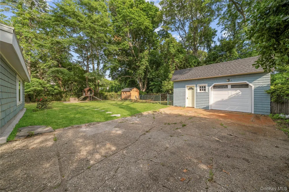 46 Barclay Road Mastic Beach, NY 11951