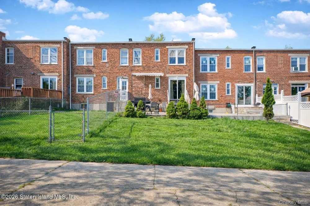 62 Arnold Street Staten Island, NY 10301