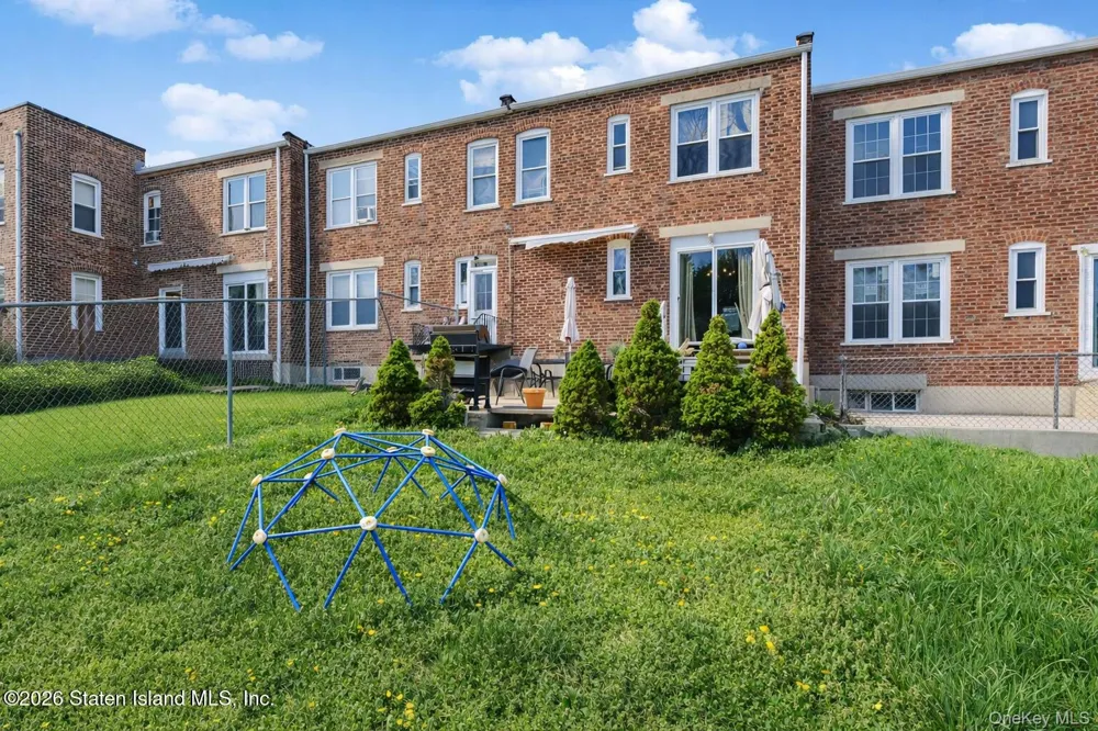 62 Arnold Street Staten Island, NY 10301