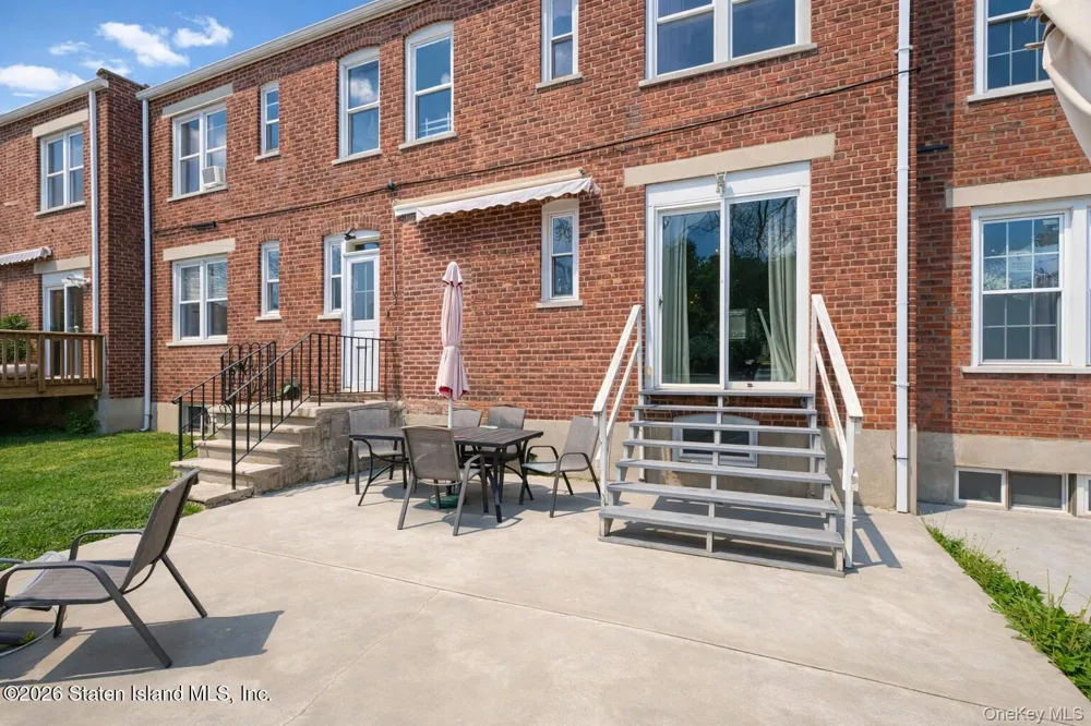 62 Arnold Street Staten Island, NY 10301